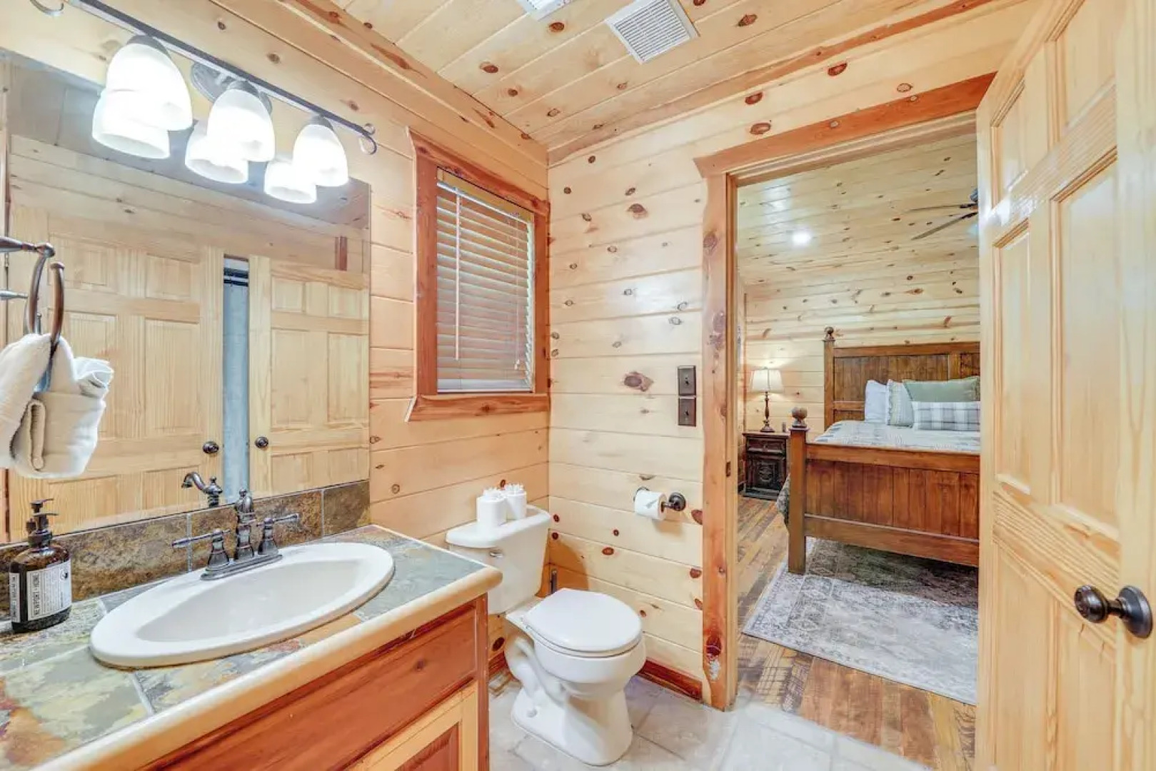 Cabin w/ Hot Tub & Wraparound Deck in Broken Bow!