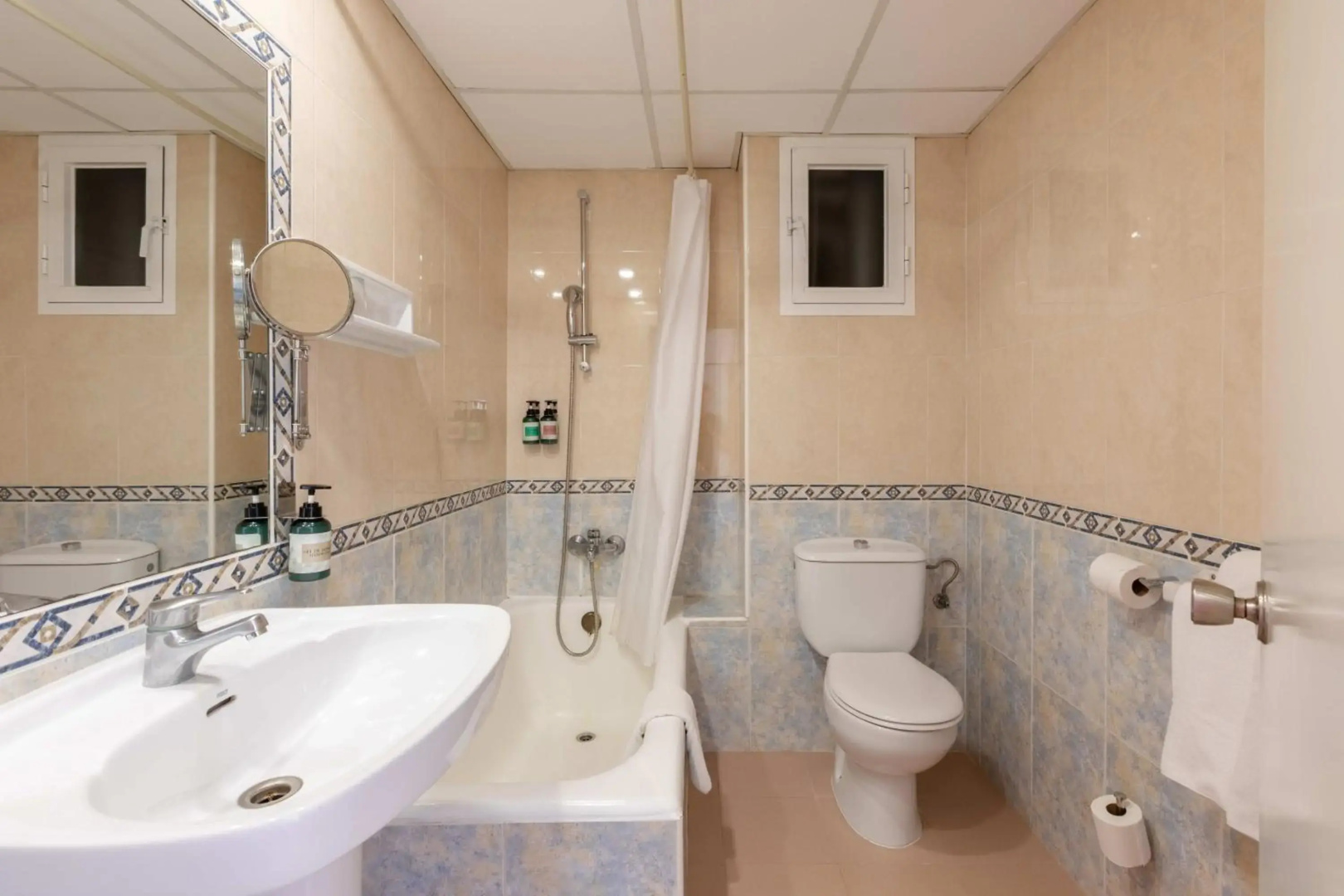 The Red Hotel by Ibiza Feeling - Adults only