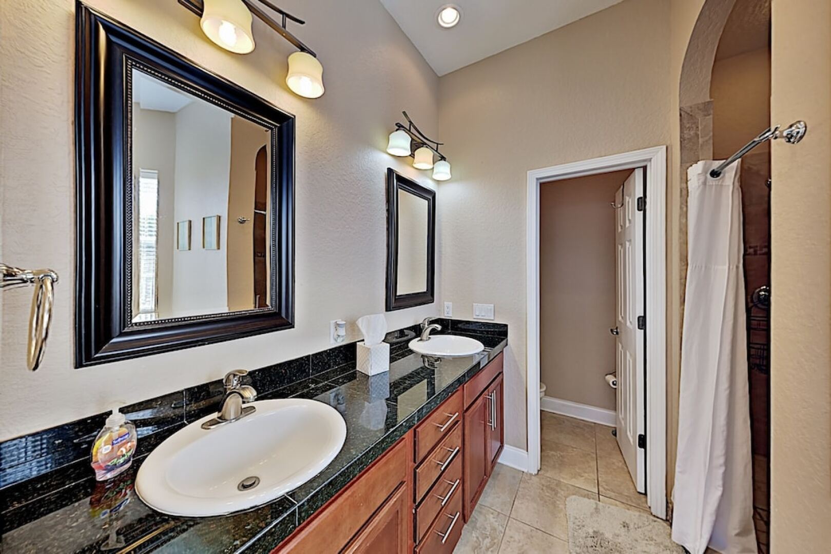 Immaculate Canal W/ Pool, Dock & Game Lounge 4 Bedroom Home