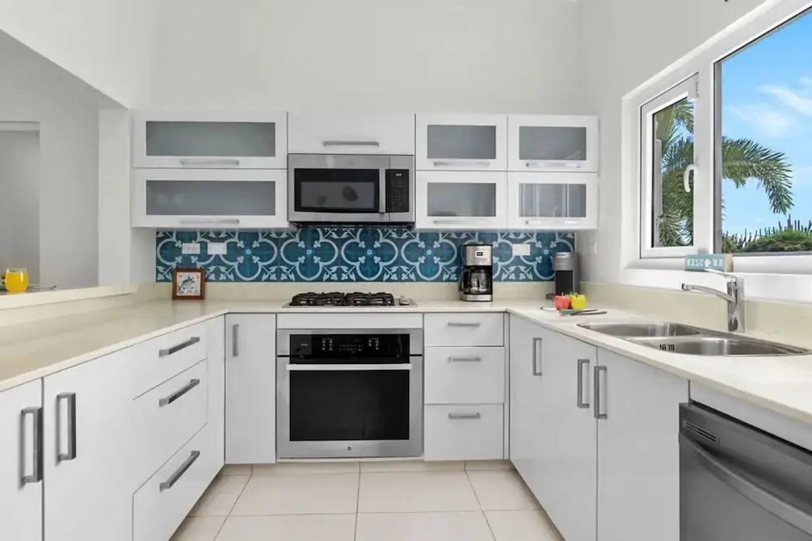 Central 4br3ba Villa w Ocean Views Private Pool
