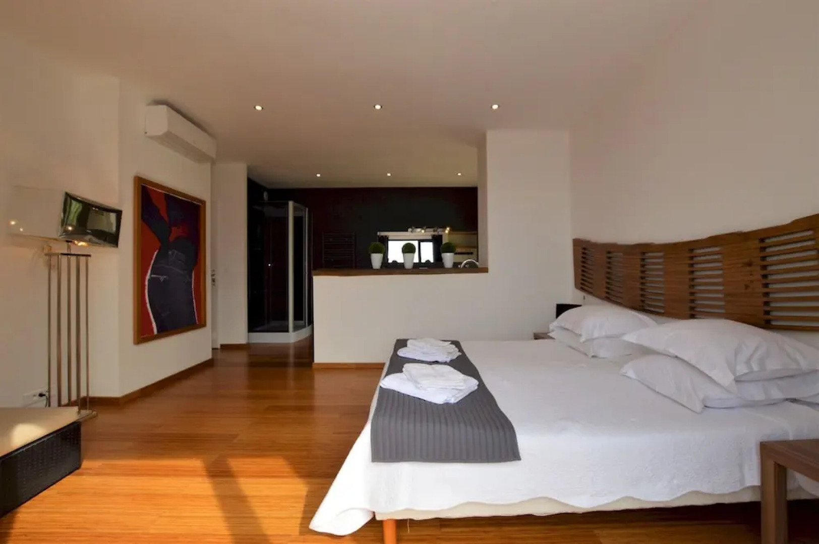 Villa piscine à débordement panorama