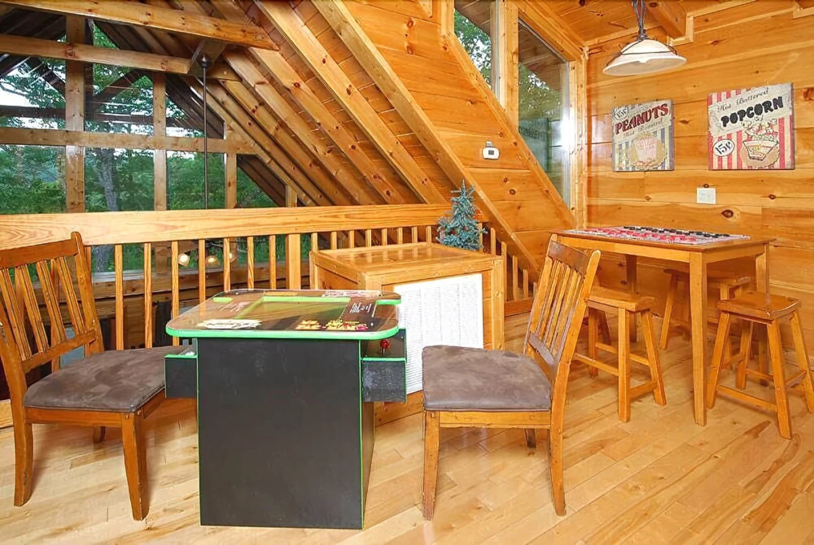 Mountain Memories - 3 Br cabin by RedAwning