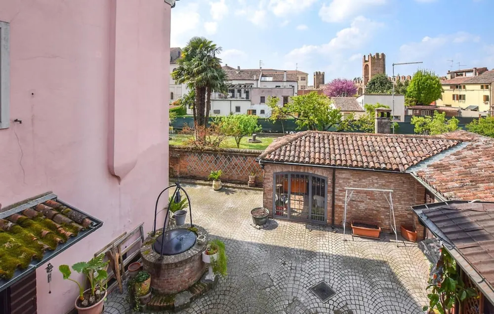2 Bed-sleeps 6-aircon-town Centre-free Parking