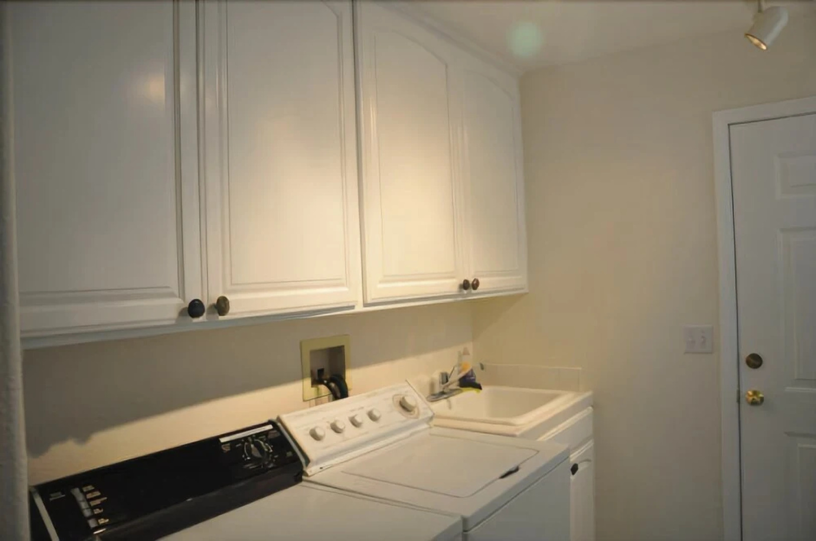 Rogers Retreat 3 Bedrooms 2.5 Bathrooms Home