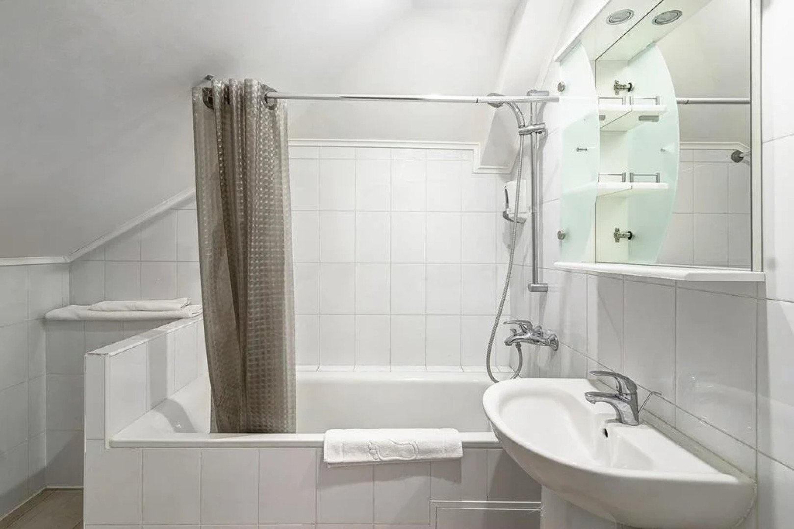 Отель Тиара