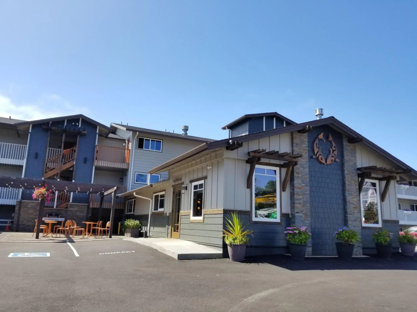 The Coho Oceanfront Lodge