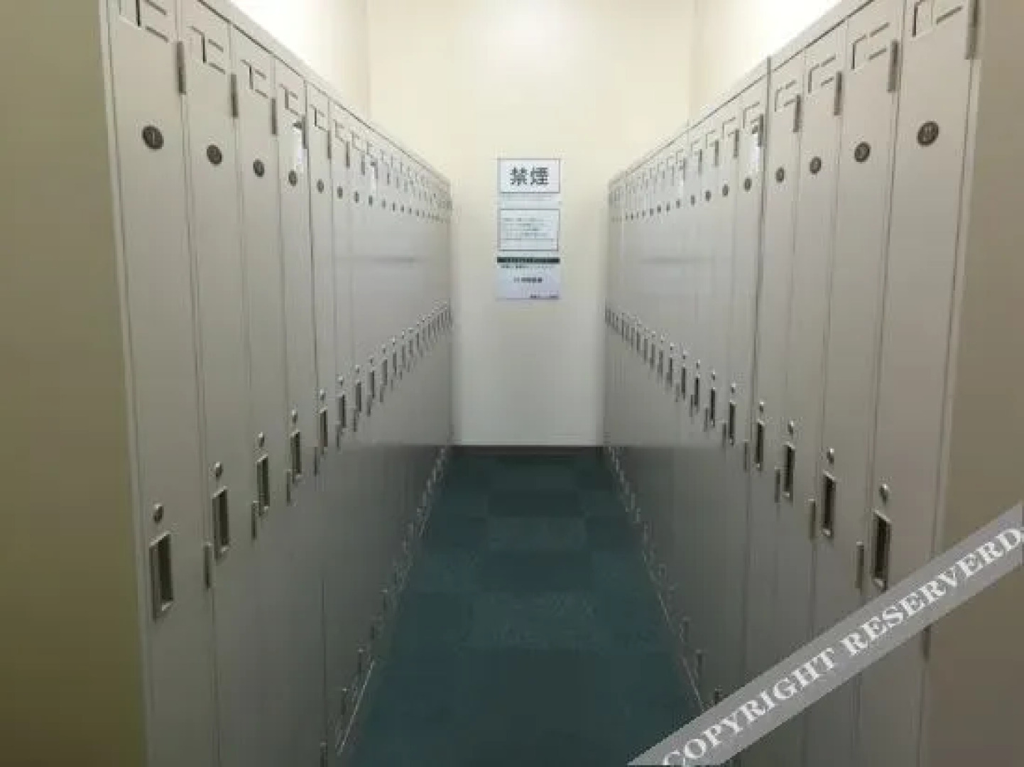 Niko Niko Capsule Hotel