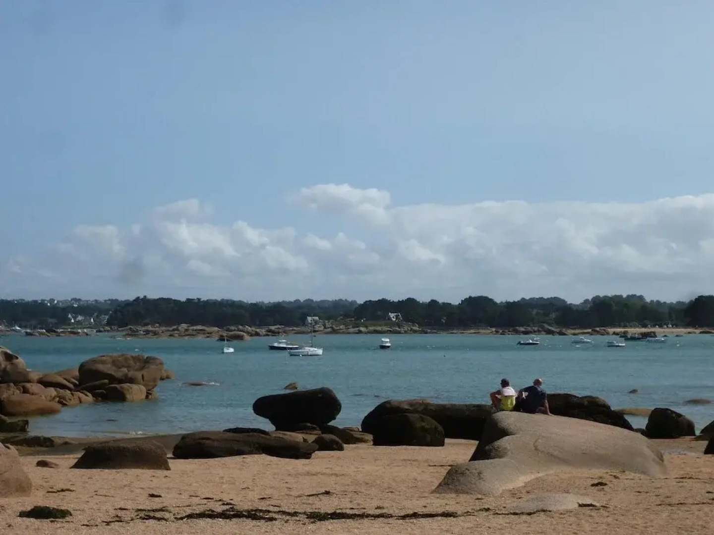 Spacious House Near Pink Granite Coast