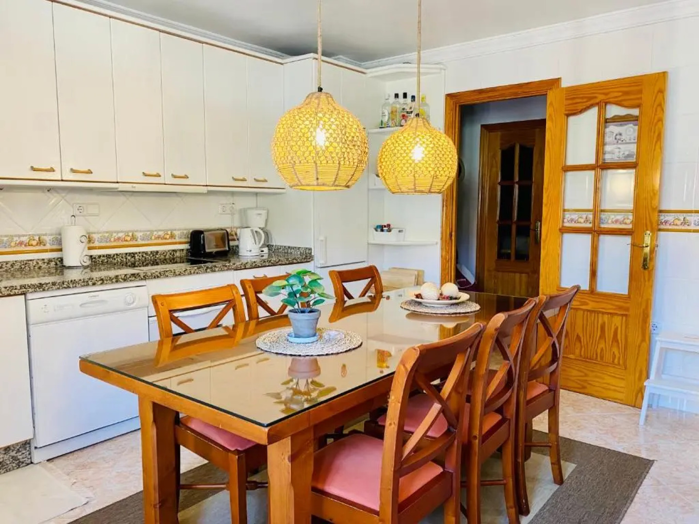 Stor våning i Caleta Hamn