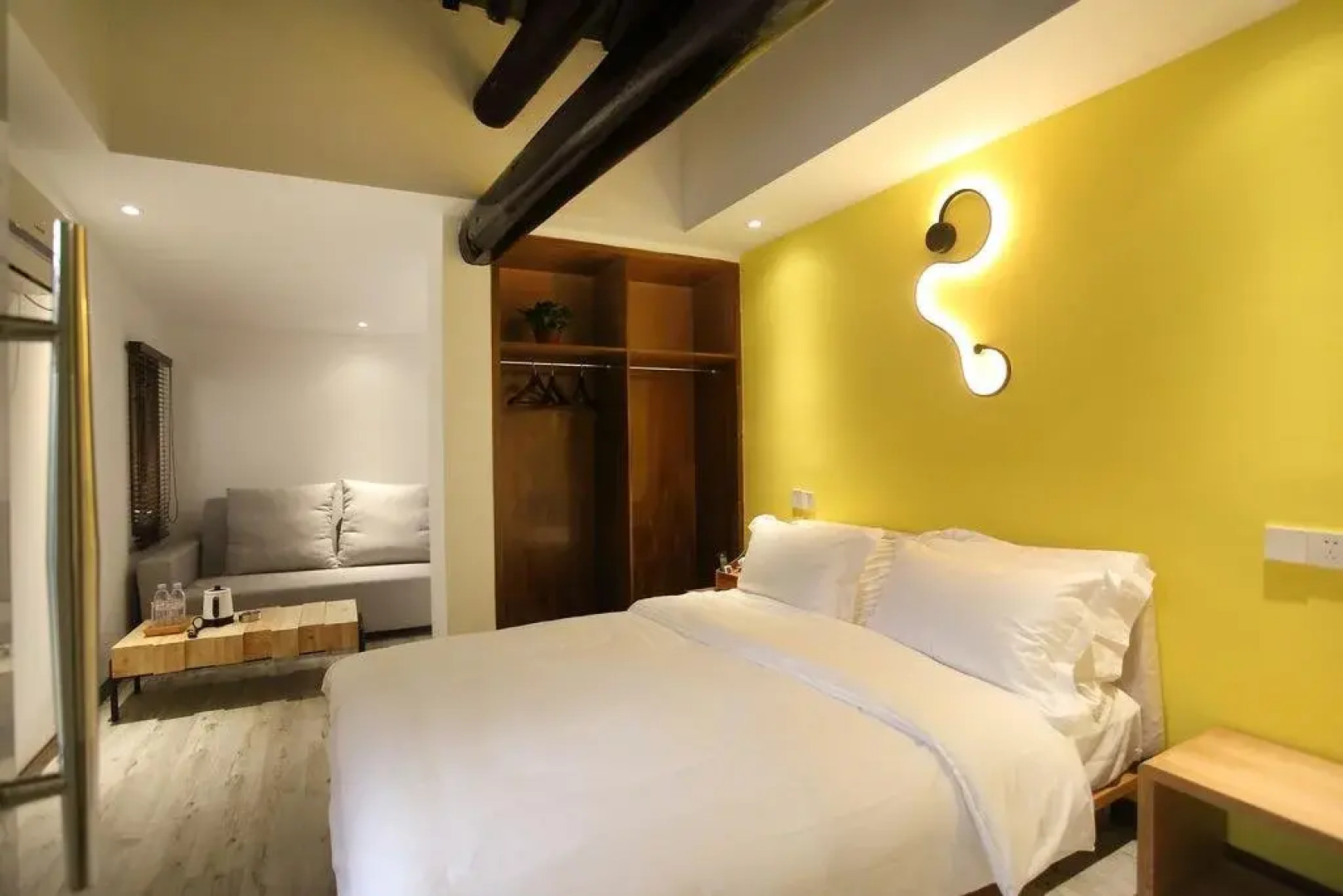 Xitang Hua Tian Hotel