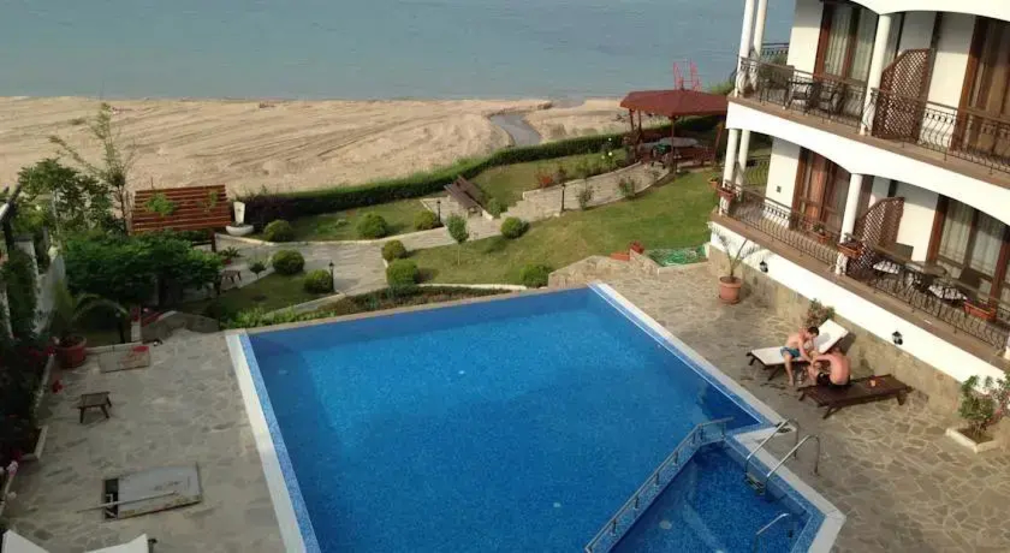 Argo Aparthotel
