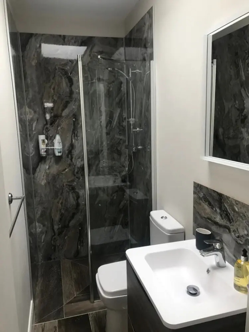 Modern 1 Bed 1 Bath in Central Dublin Location