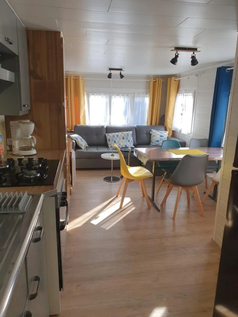 Bungalow With 2 Bedrooms in Besse-et-saint-anastaise, With Pool Access and Furnished Garden