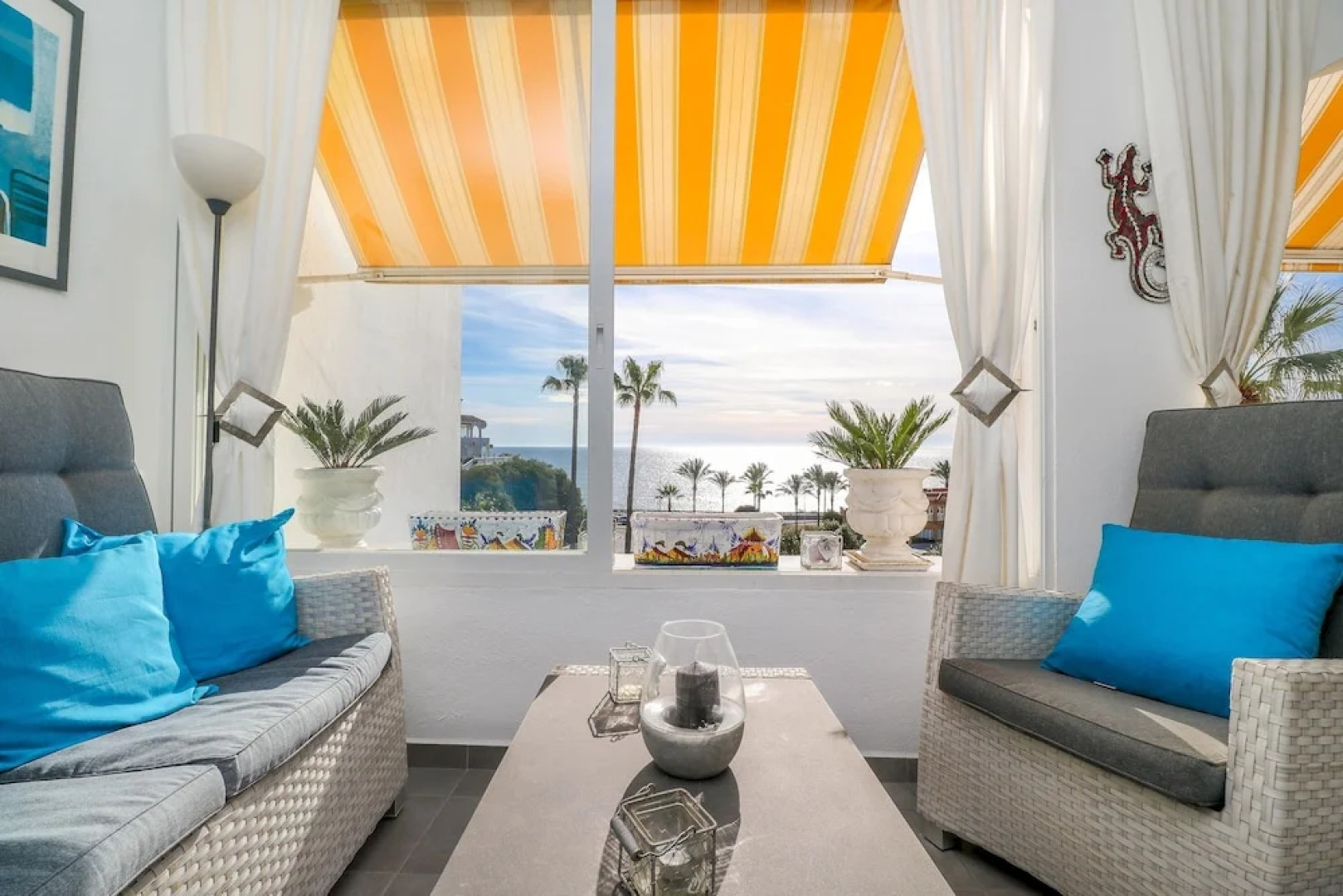 La Costa Paradise - Amazing Beachfront Apartment, Glazed Terrace With Sea Views