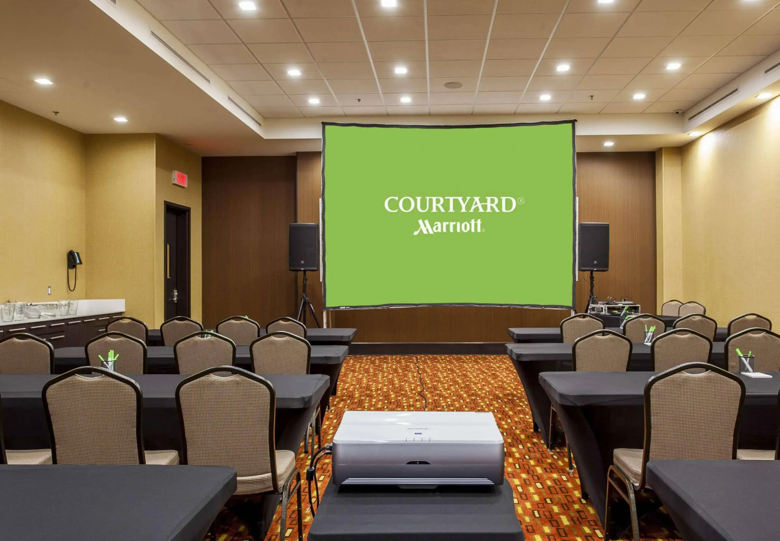 Courtyard by Marriott Montreal West Island/Baie D'Urfe