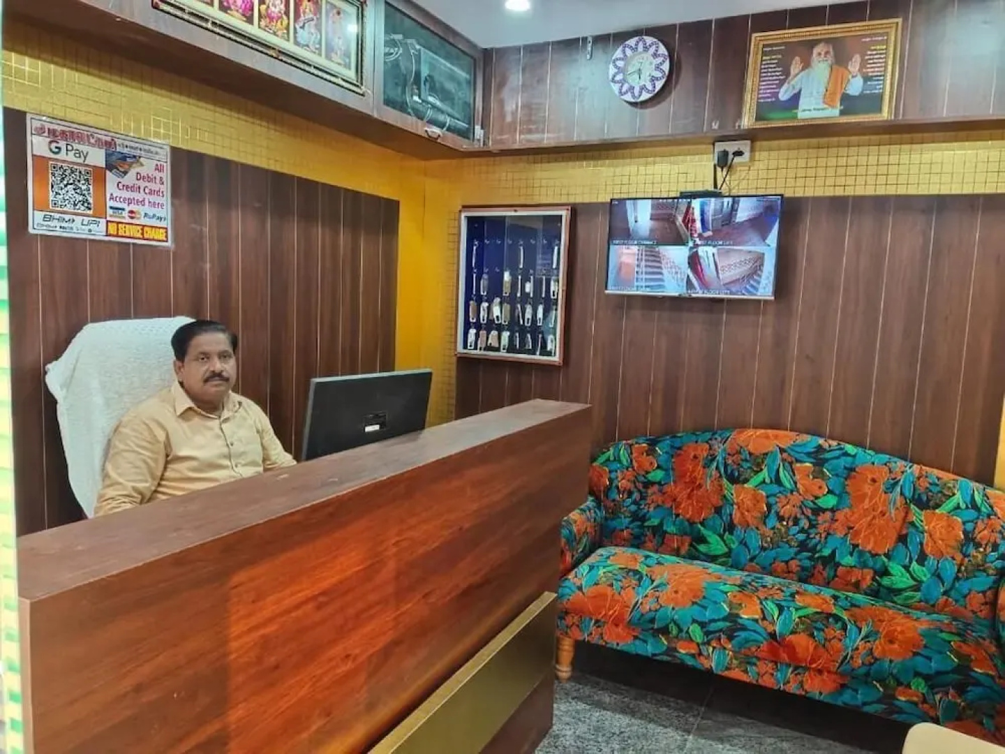 Sri Mahalakshmi Deluxe Lodge
