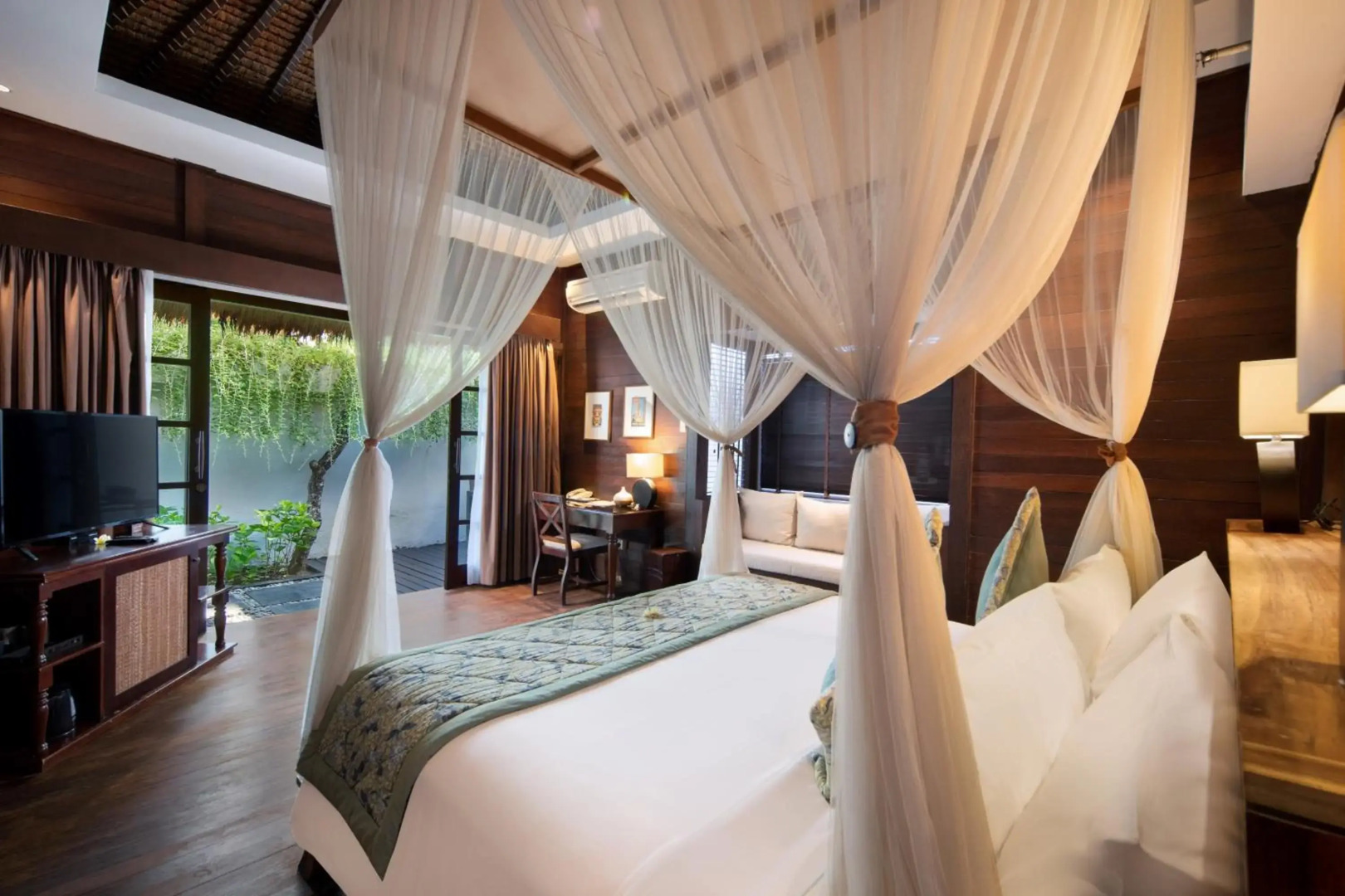 Lembongan Beach Club and Resort