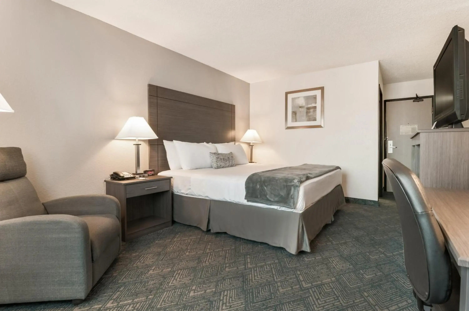 American Inn Suites Detroit Metro Airport