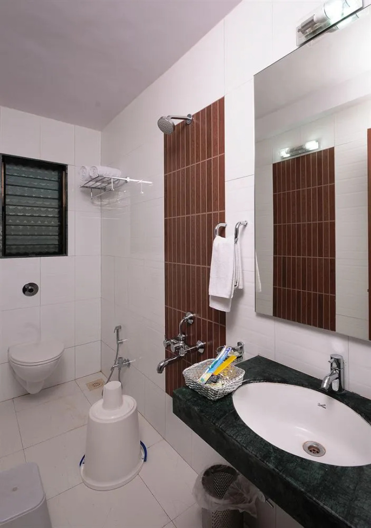 Hotel Shree Sai Sangam Delux