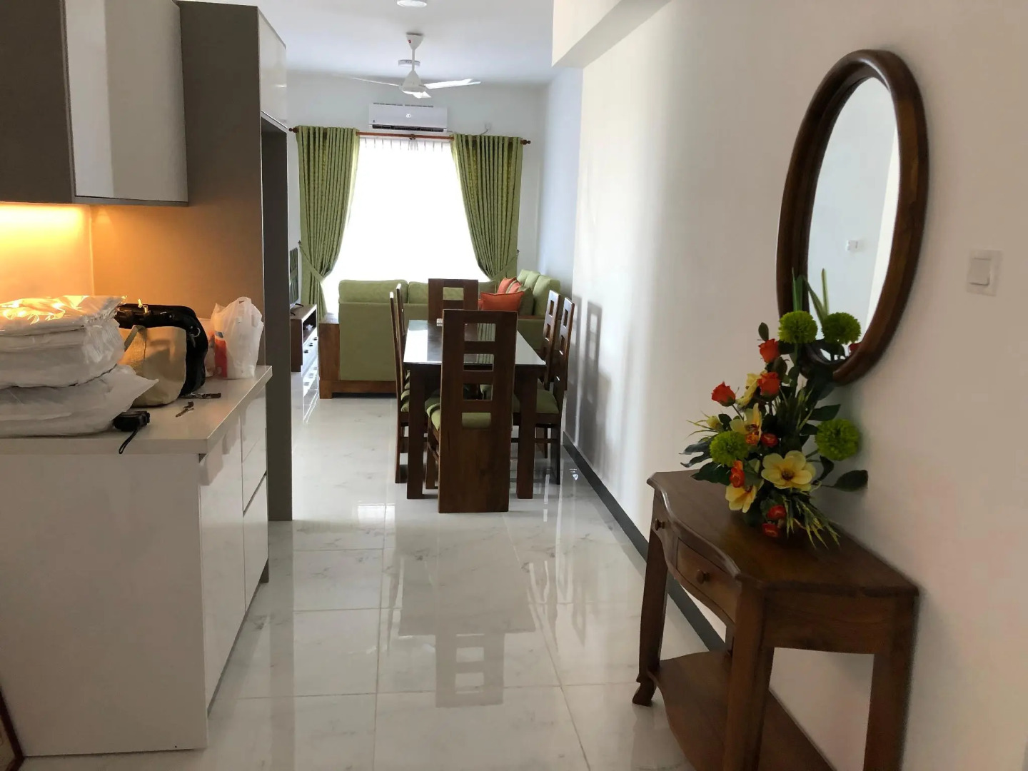 Sea Breeze, New 3 Bedroom Beach Front Apartment