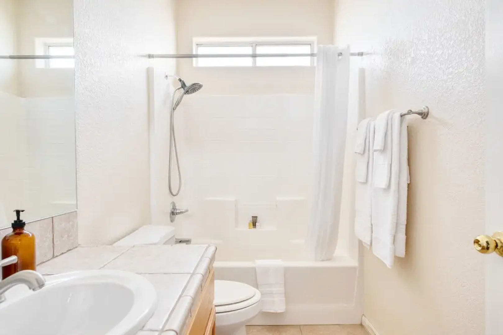 Salton by Avantstay Luxury Desert Estate w/ A Gorgeous Interior, Pool, Patio & Ping Pong!