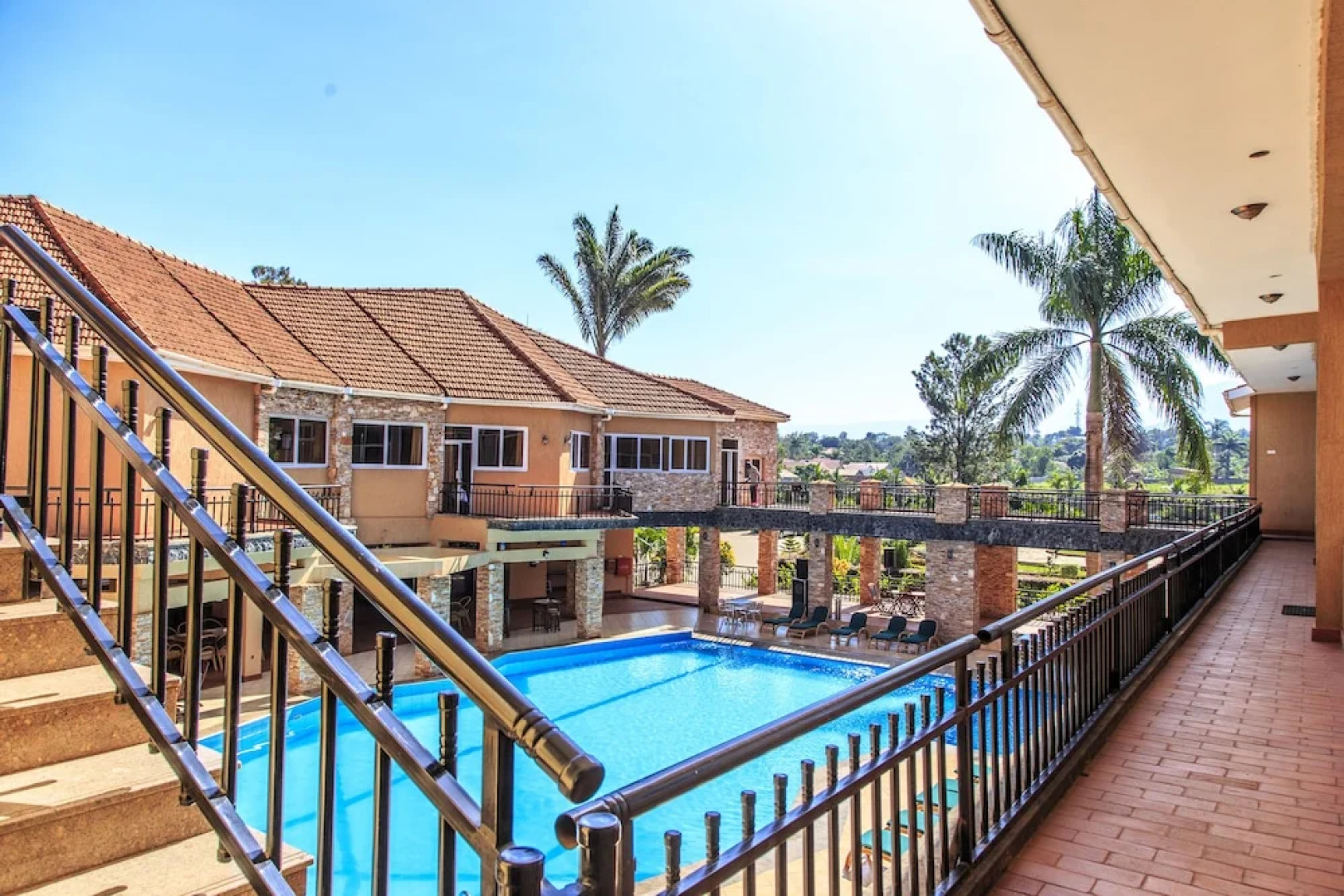 Wash and Wills Hotel