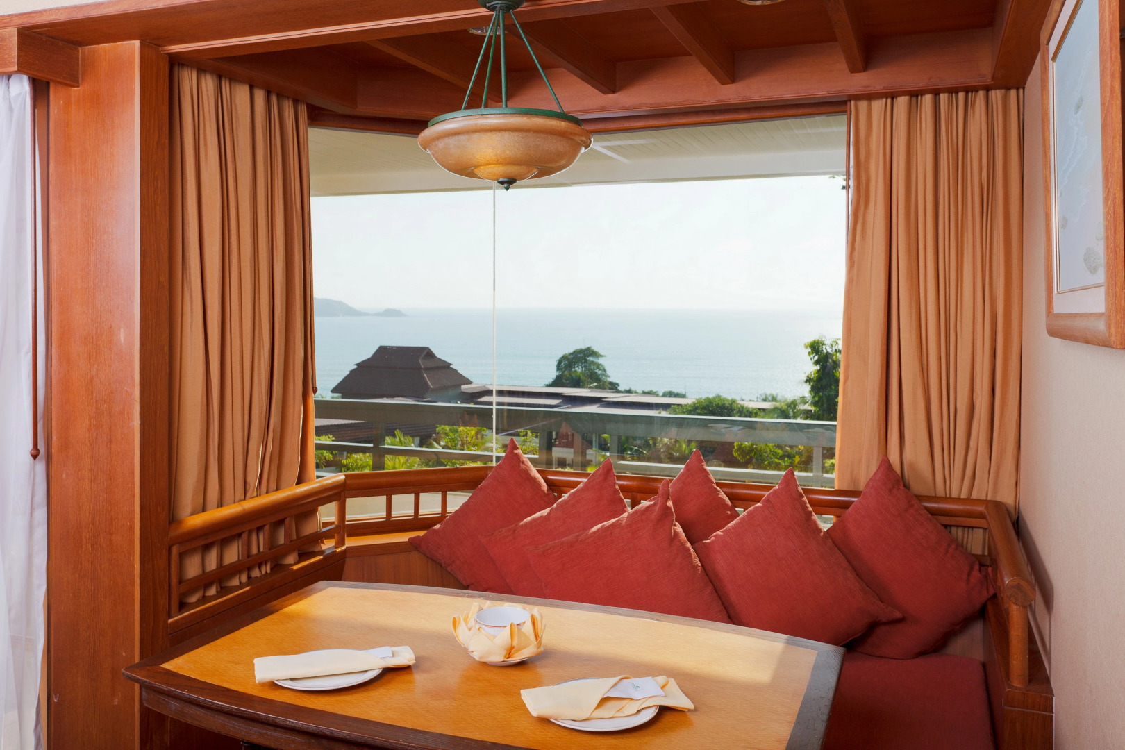 Курортный отель Diamond Cliff Resort & Spa, Patong Beach