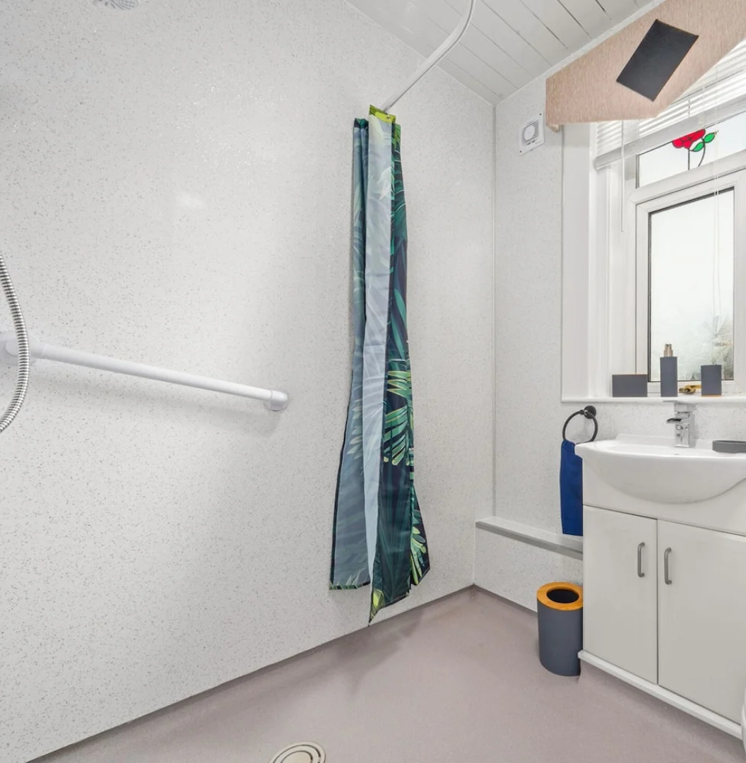 One Bedroom Apartment by Klass Living Serviced Accommodation Hamilton - Back'O'Barns Apartment With WiFi