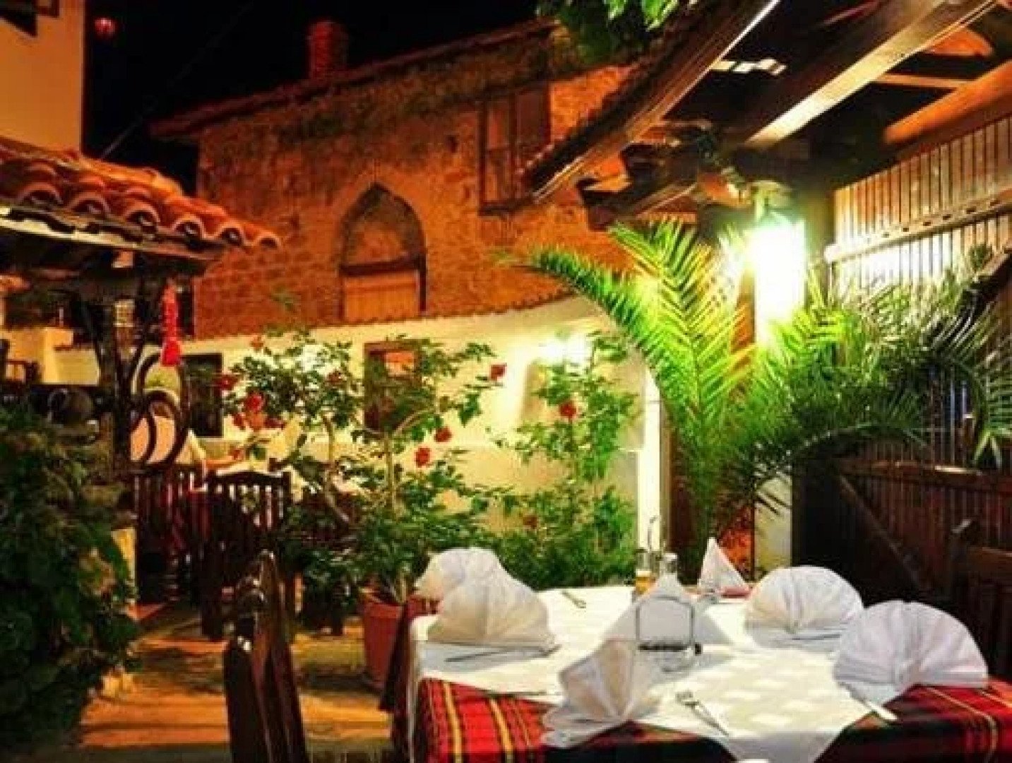 Family Hotel Varosha 2003