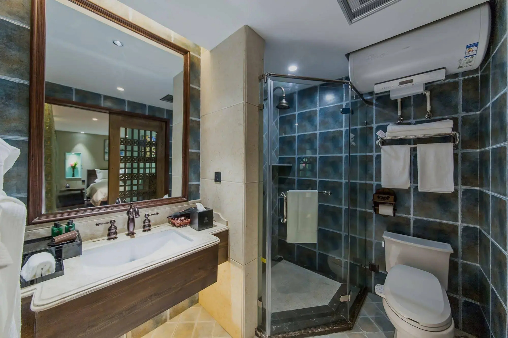 Shangri-la Bird of Paradise Inn