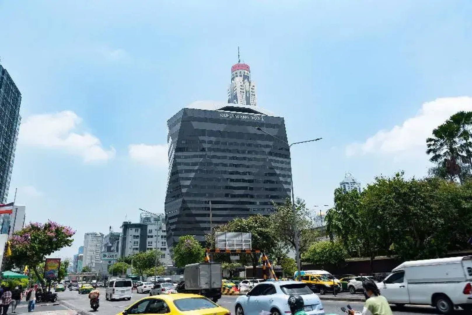 Queensland Hotel Bangkok