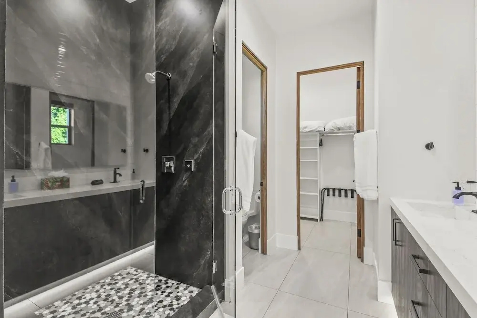 Palm Villa- Luxury 7 Bed, Pickleball, Volleyball, Golf