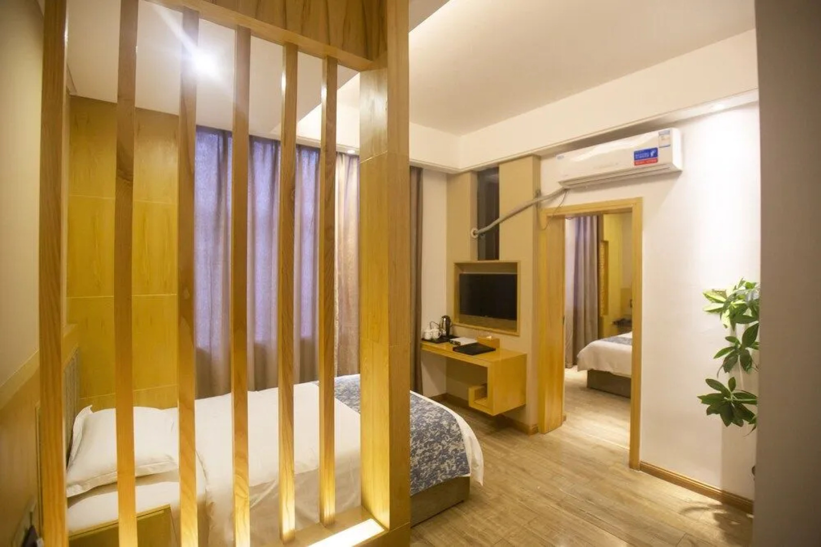 Zhangjiajie Heyday Hotel