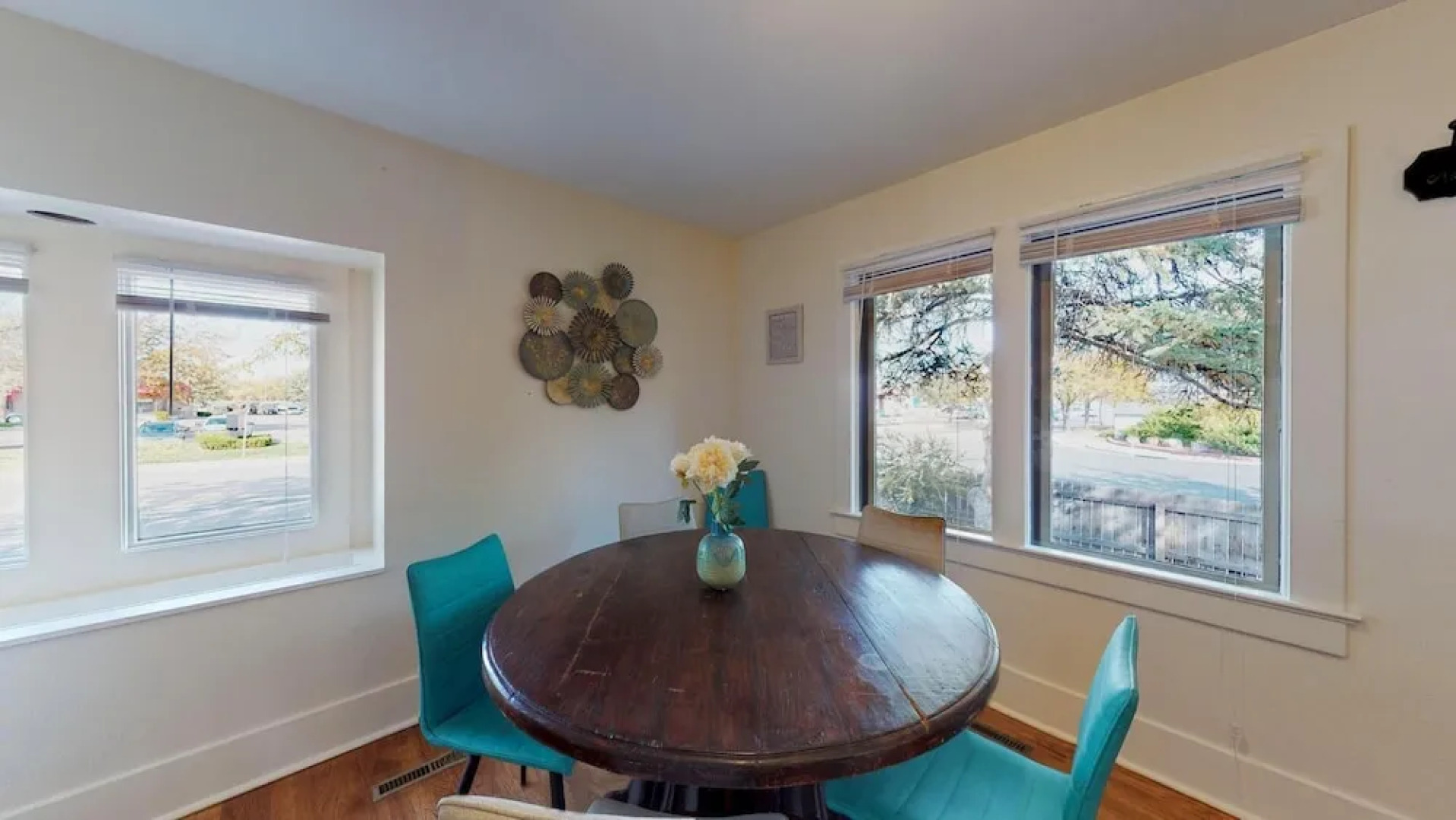 Mulberry Place: A Charming Cottage Near Old Town!