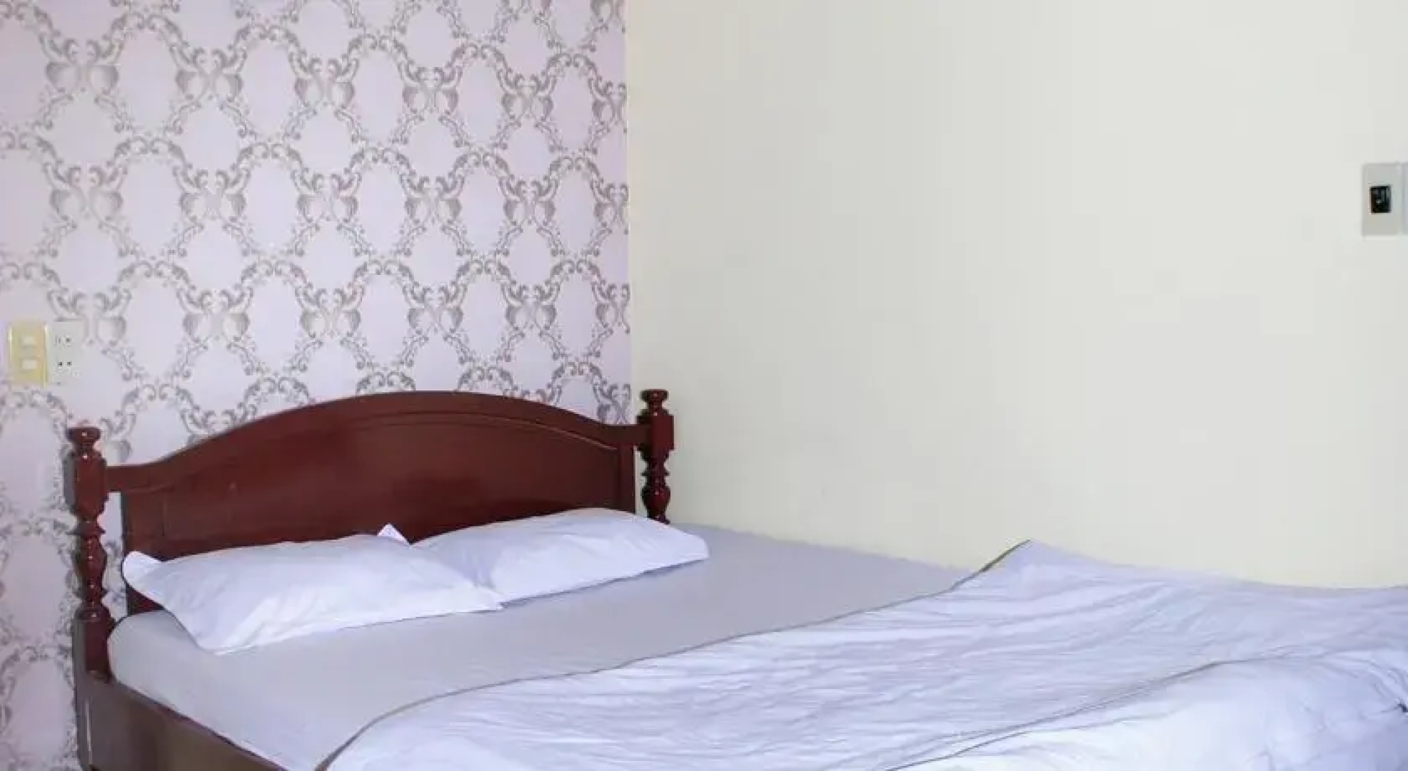 Phong Luu Hotel