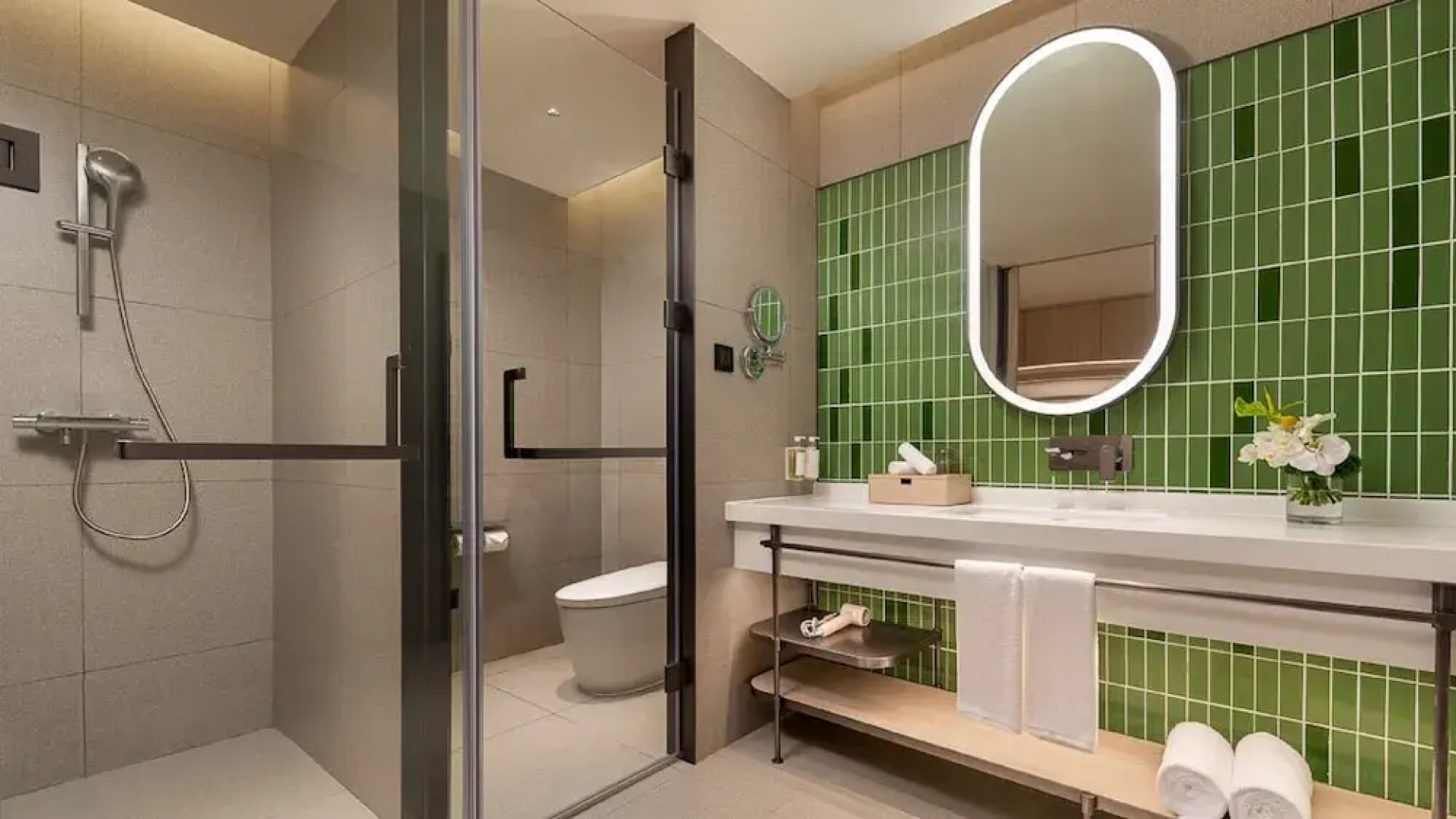 Holiday Inn Shanghai Pudong Airport by IHG