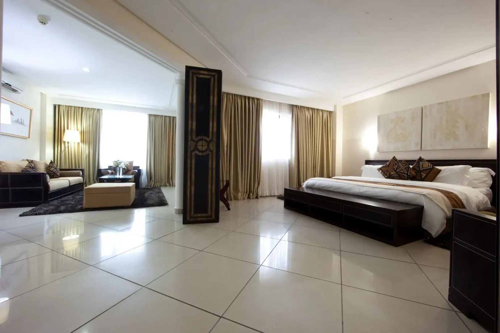Oak Plaza Hotel - East Legon