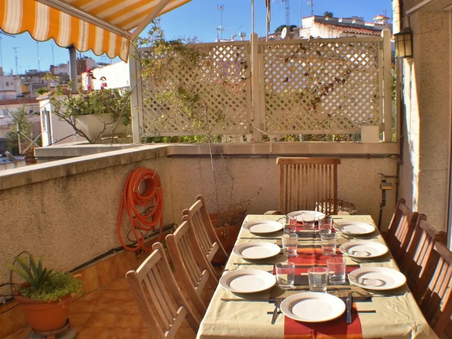 Lovely Holiday Home in Sant Pol de Mar near Sea & Beach