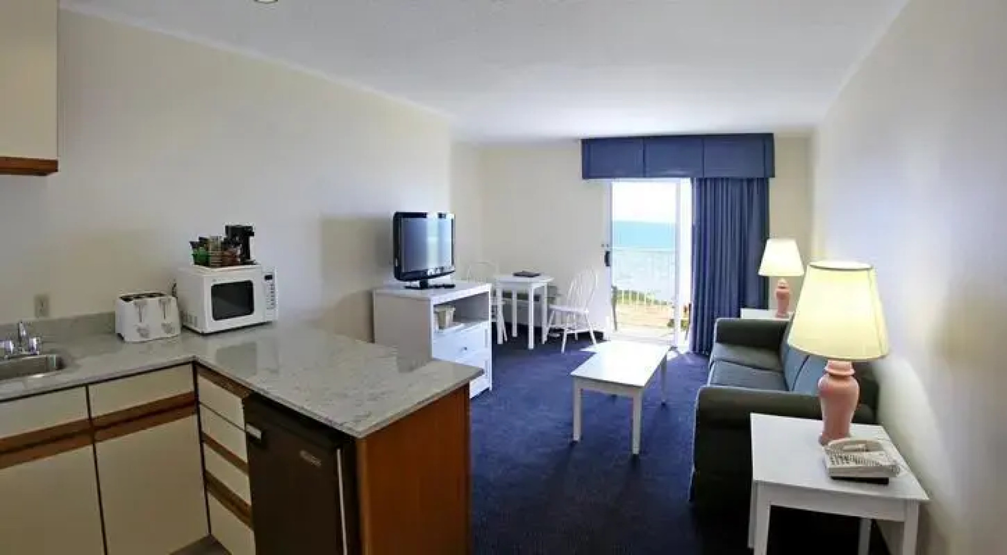 Breakers Resort - Lakeside