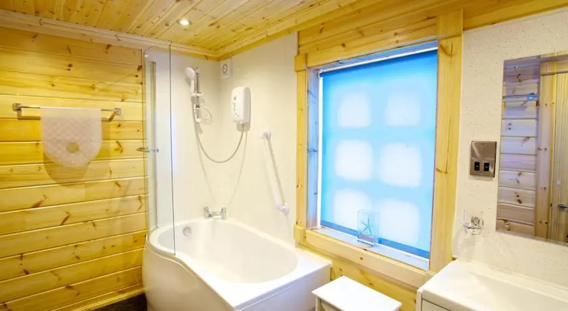 Coed-Y-Glyn Log Cabins