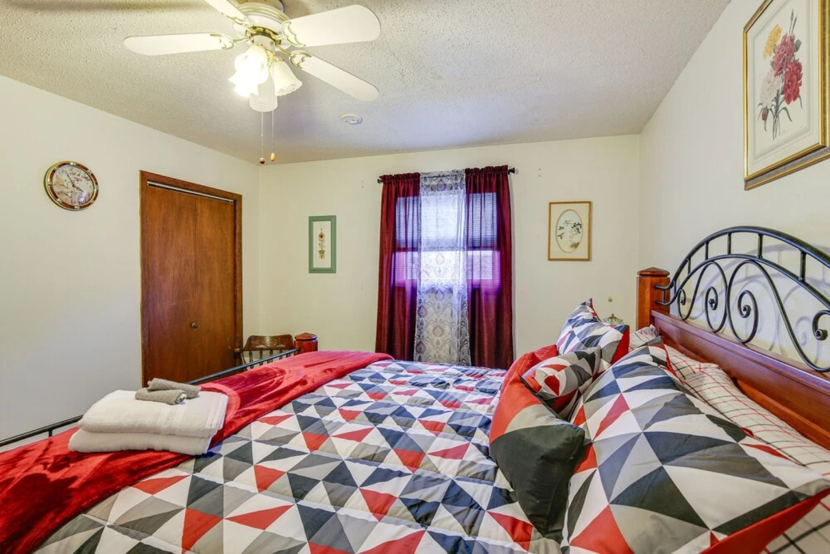 Downtown Pierre Apartment ~ 1/2 Mi to River!