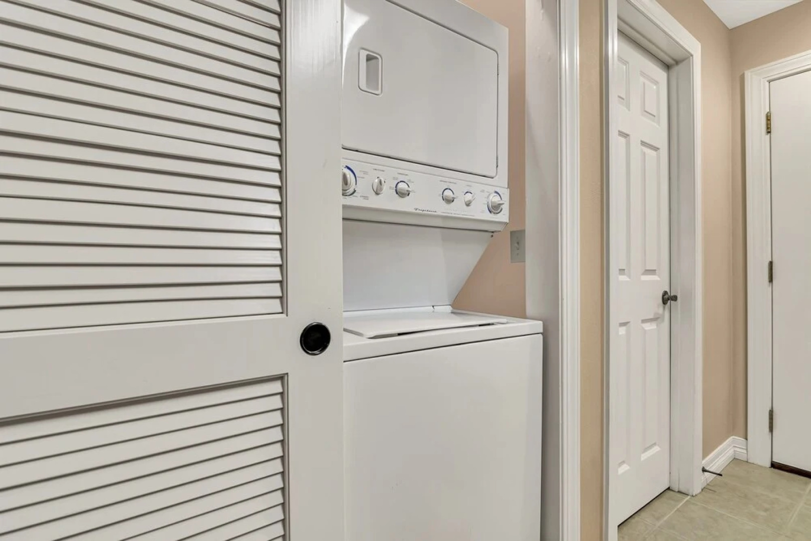 Tranquil Retreat Condo by Redawning