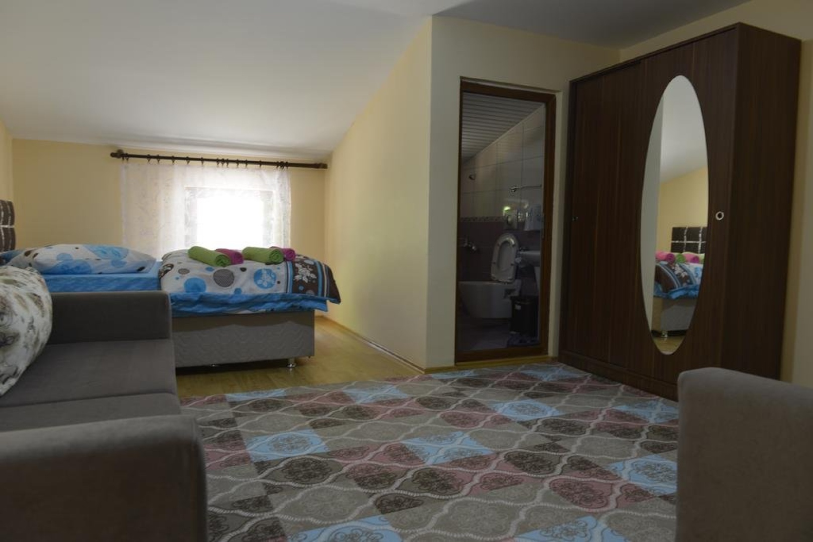 Cam Hotel & Restaurant 2
