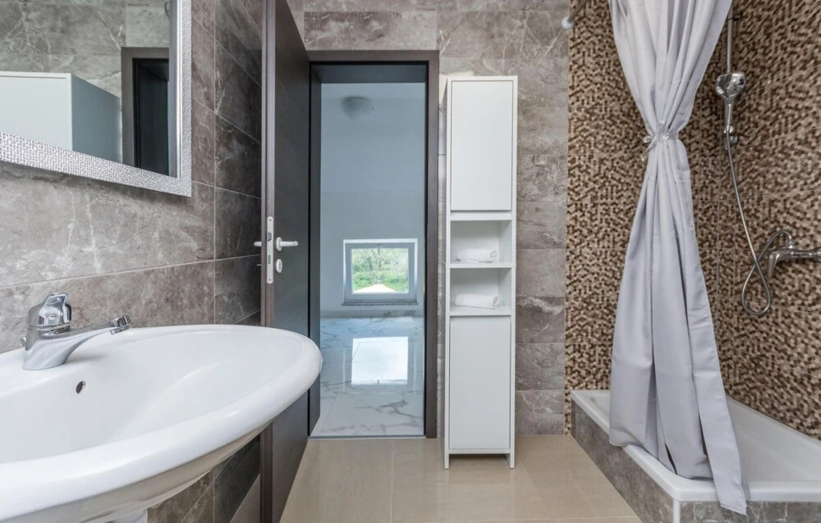 Nice Home in Rastane Donje With Outdoor Swimming Pool, Wifi and 3 Bedrooms