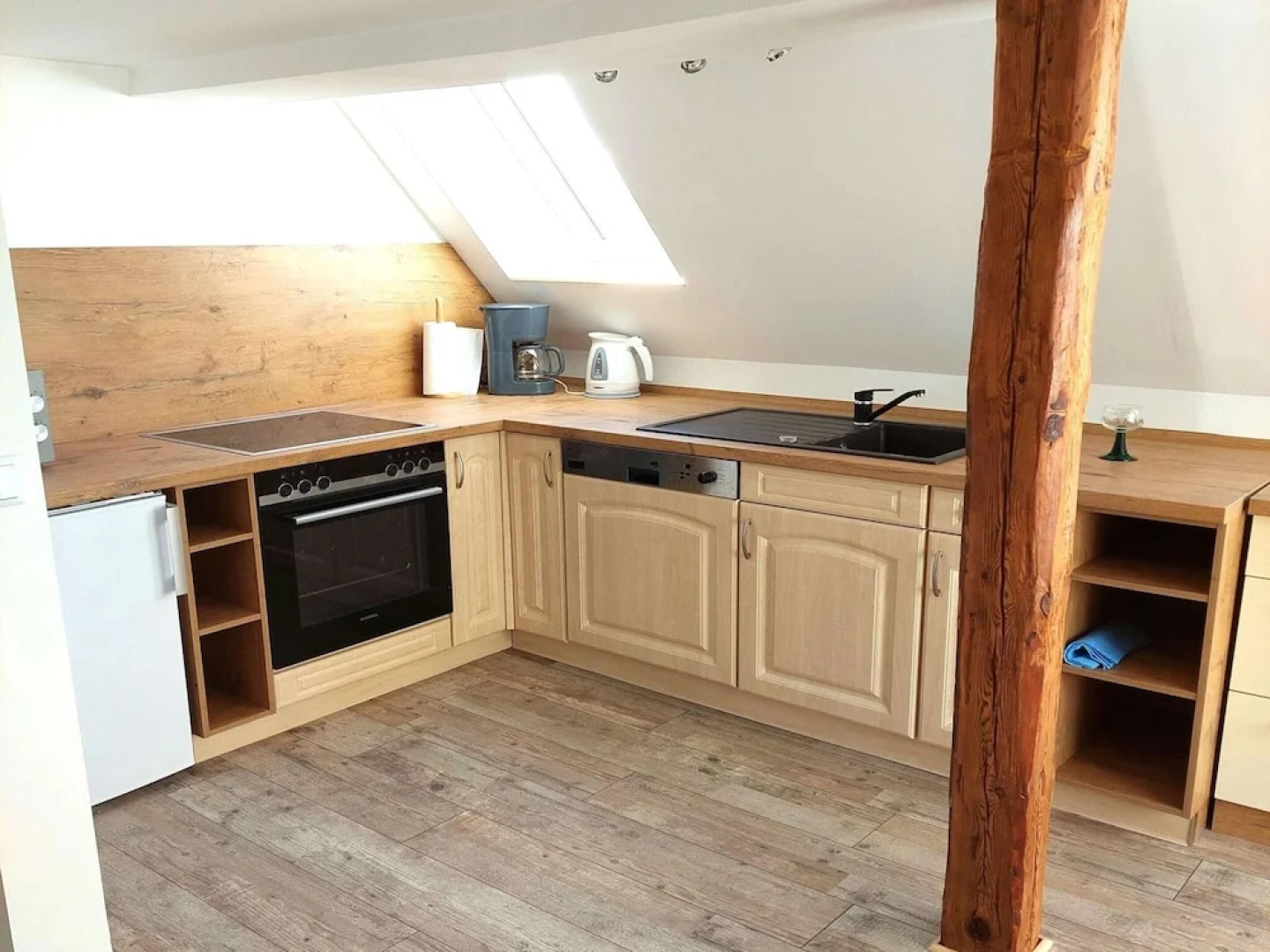 Attic Holiday Home With Garden and Grill