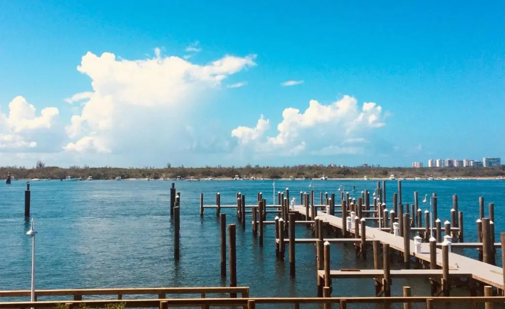 Dockside Inn & Resort