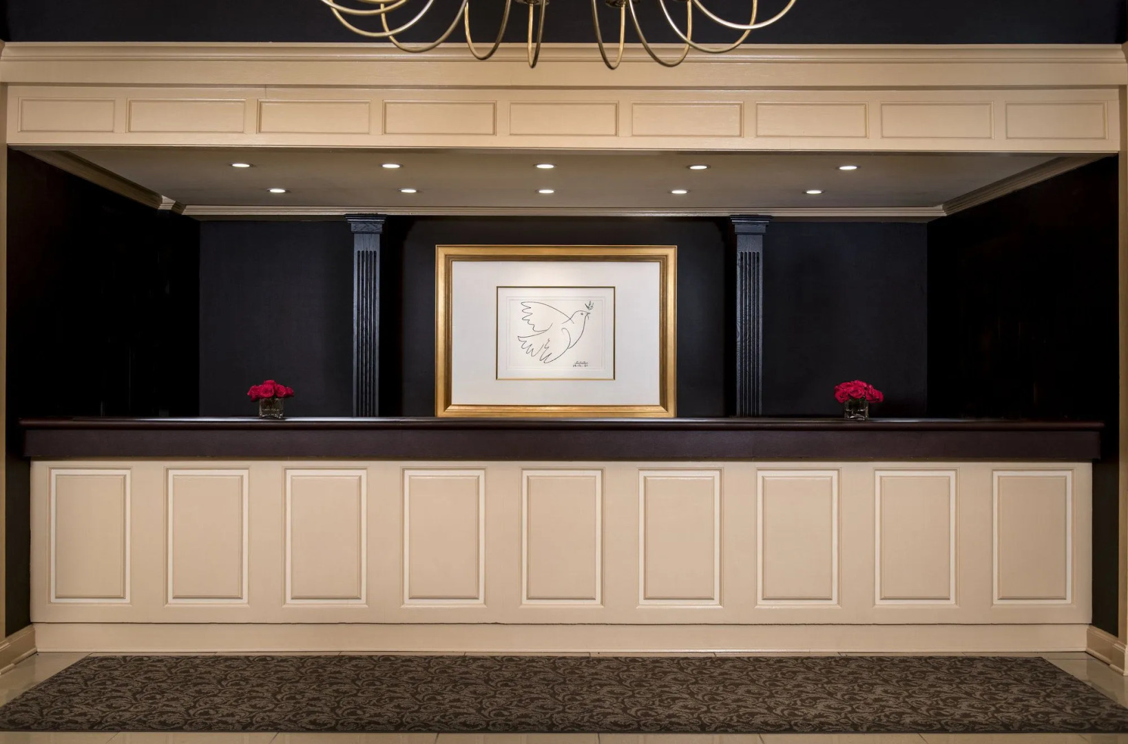 Bella Vista Hotel & Suites