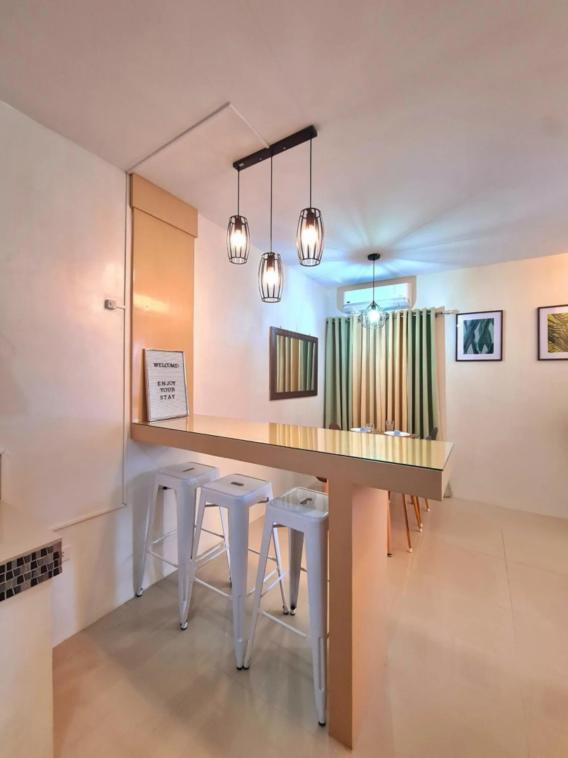 Fully Furnished Apartment with Netflix and Wifi