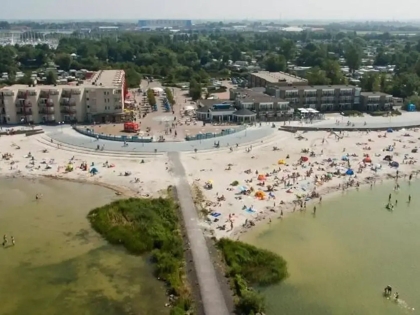 Bungalow in Makkum Near Lake Beach