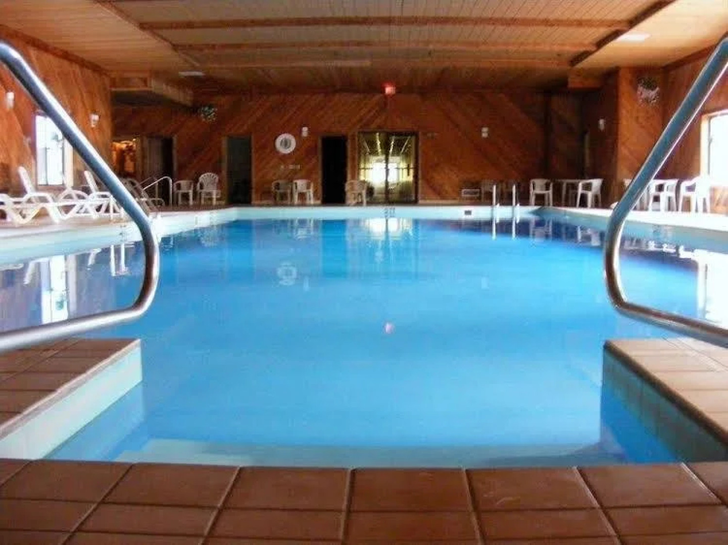 Chippewa Motel & Suites